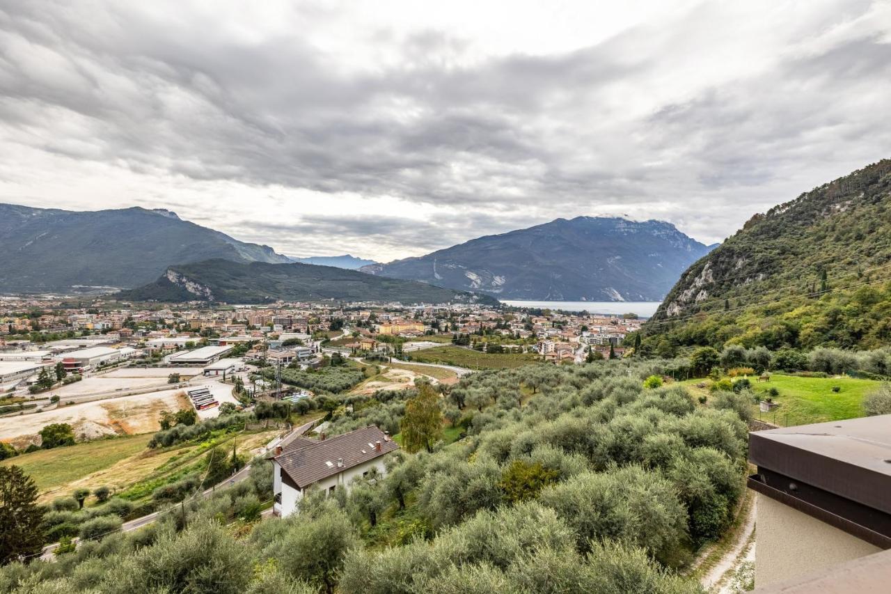 리바 델 이탈리아 베로나 La Terrazza Di Vincent Sul Garda 아파트 외부 사진