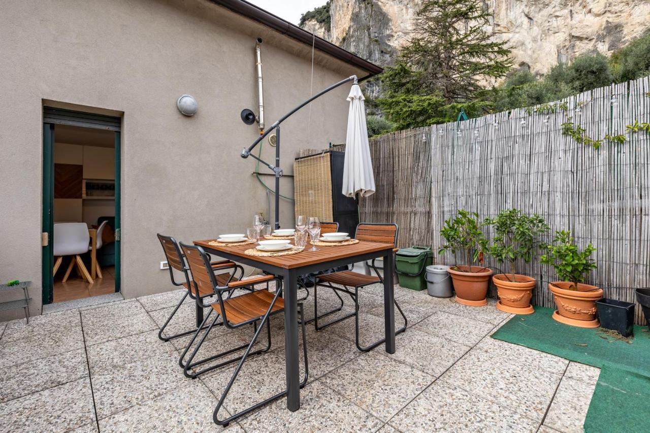 리바 델 이탈리아 베로나 La Terrazza Di Vincent Sul Garda 아파트 외부 사진