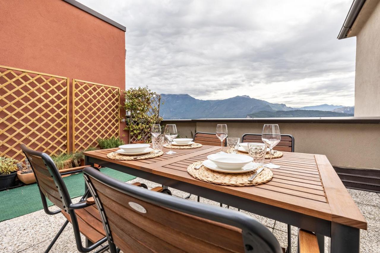 리바 델 이탈리아 베로나 La Terrazza Di Vincent Sul Garda 아파트 외부 사진