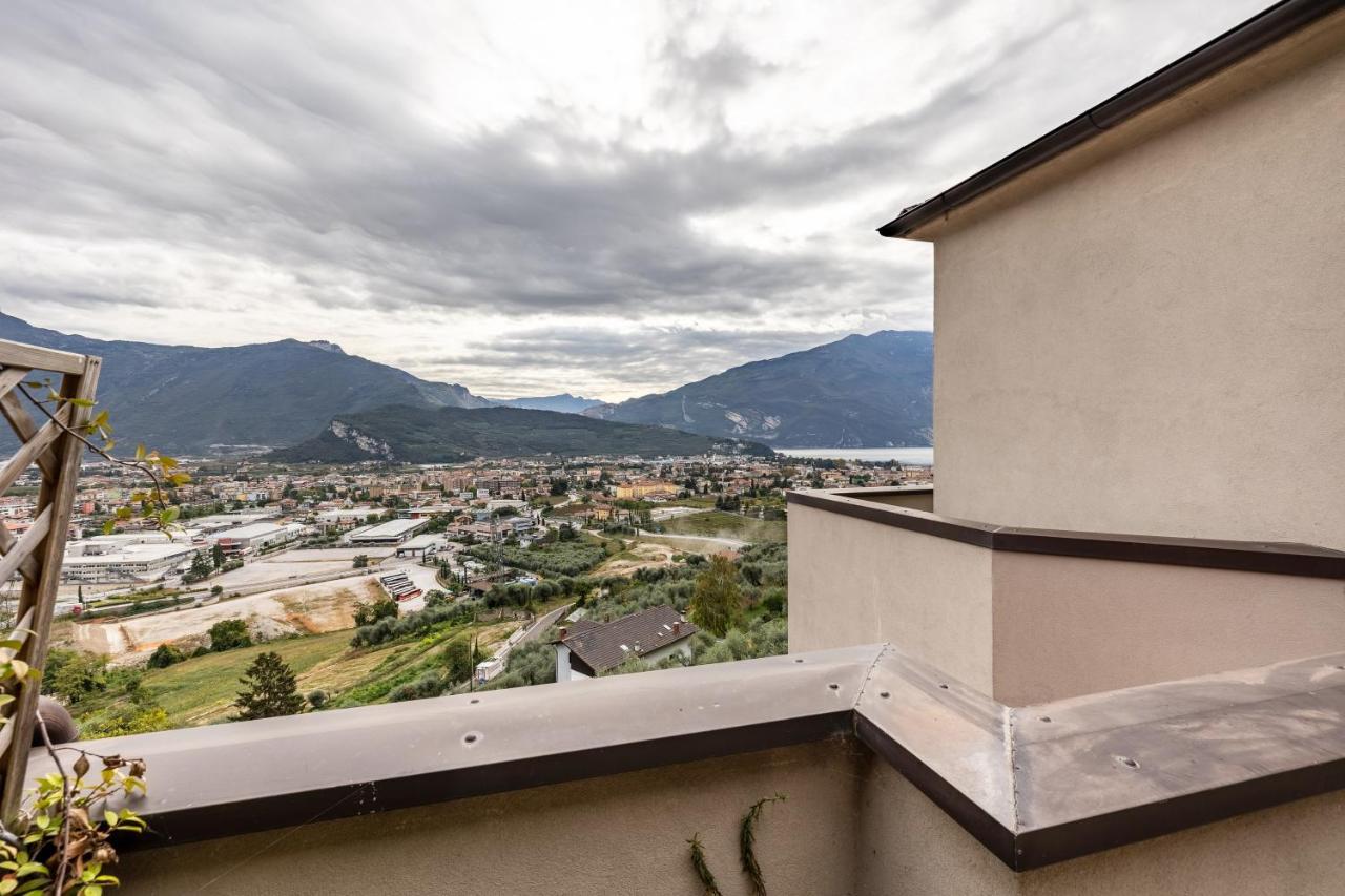 리바 델 이탈리아 베로나 La Terrazza Di Vincent Sul Garda 아파트 외부 사진