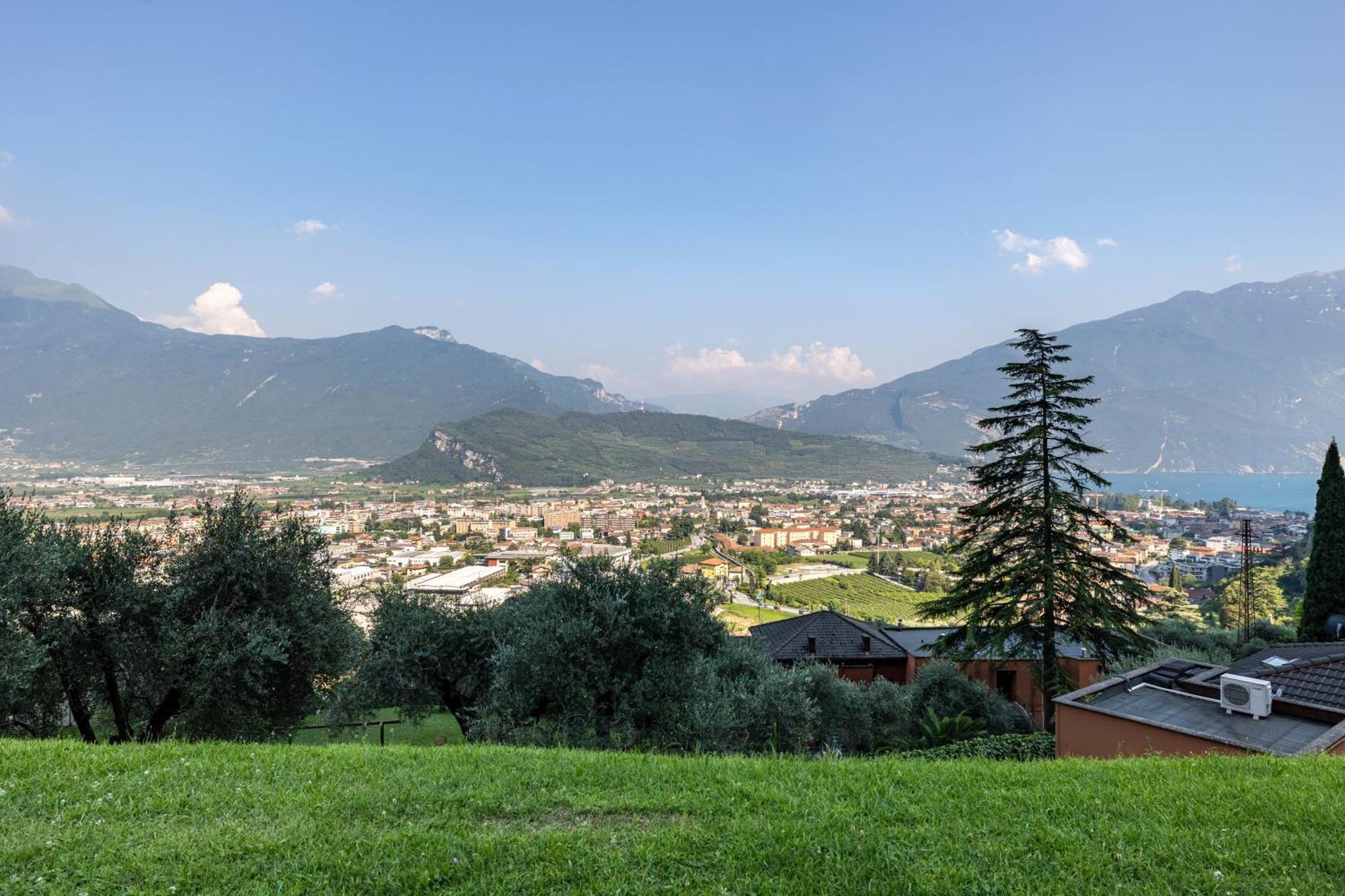 리바 델 이탈리아 베로나 La Terrazza Di Vincent Sul Garda 아파트 외부 사진