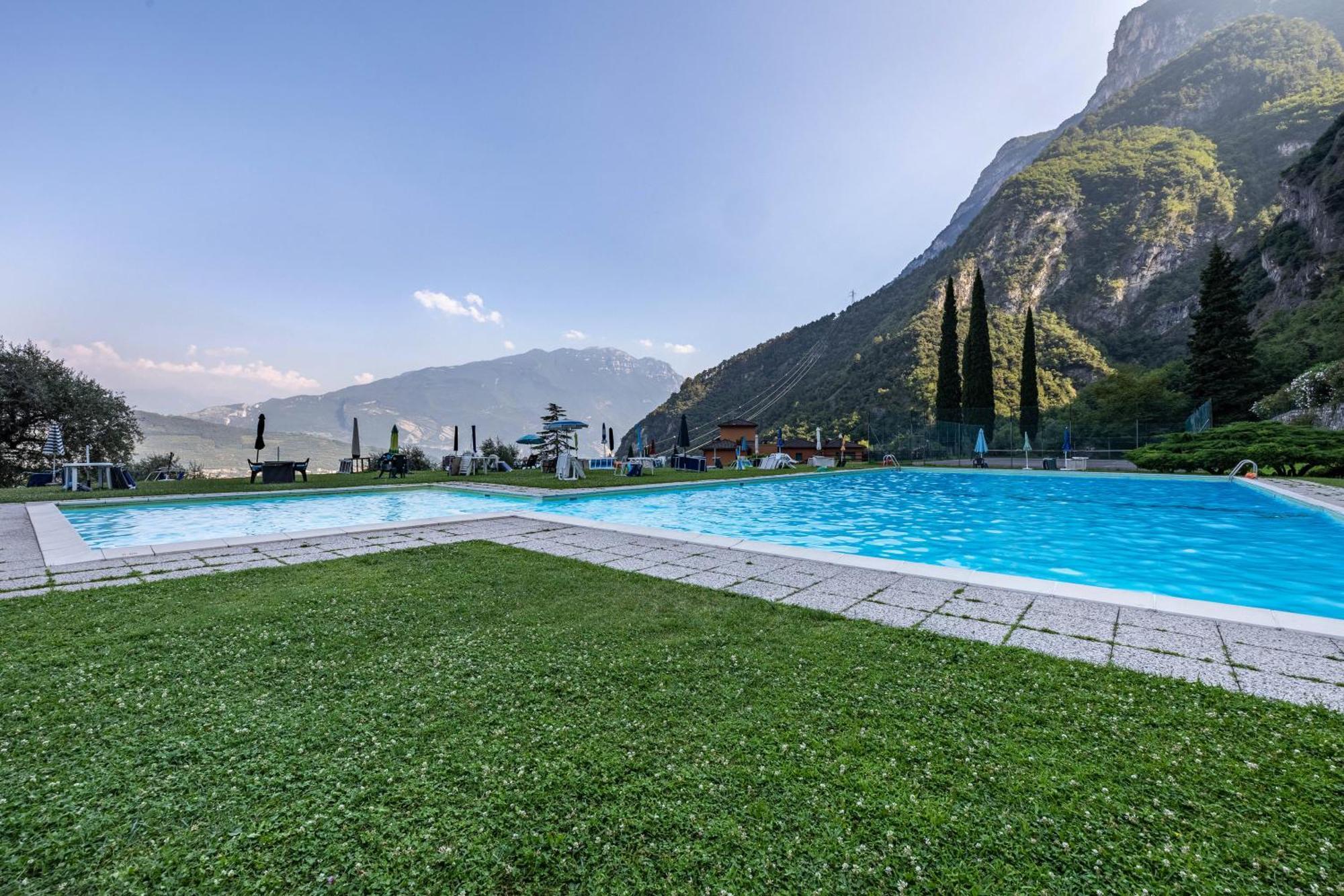 리바 델 이탈리아 베로나 La Terrazza Di Vincent Sul Garda 아파트 외부 사진