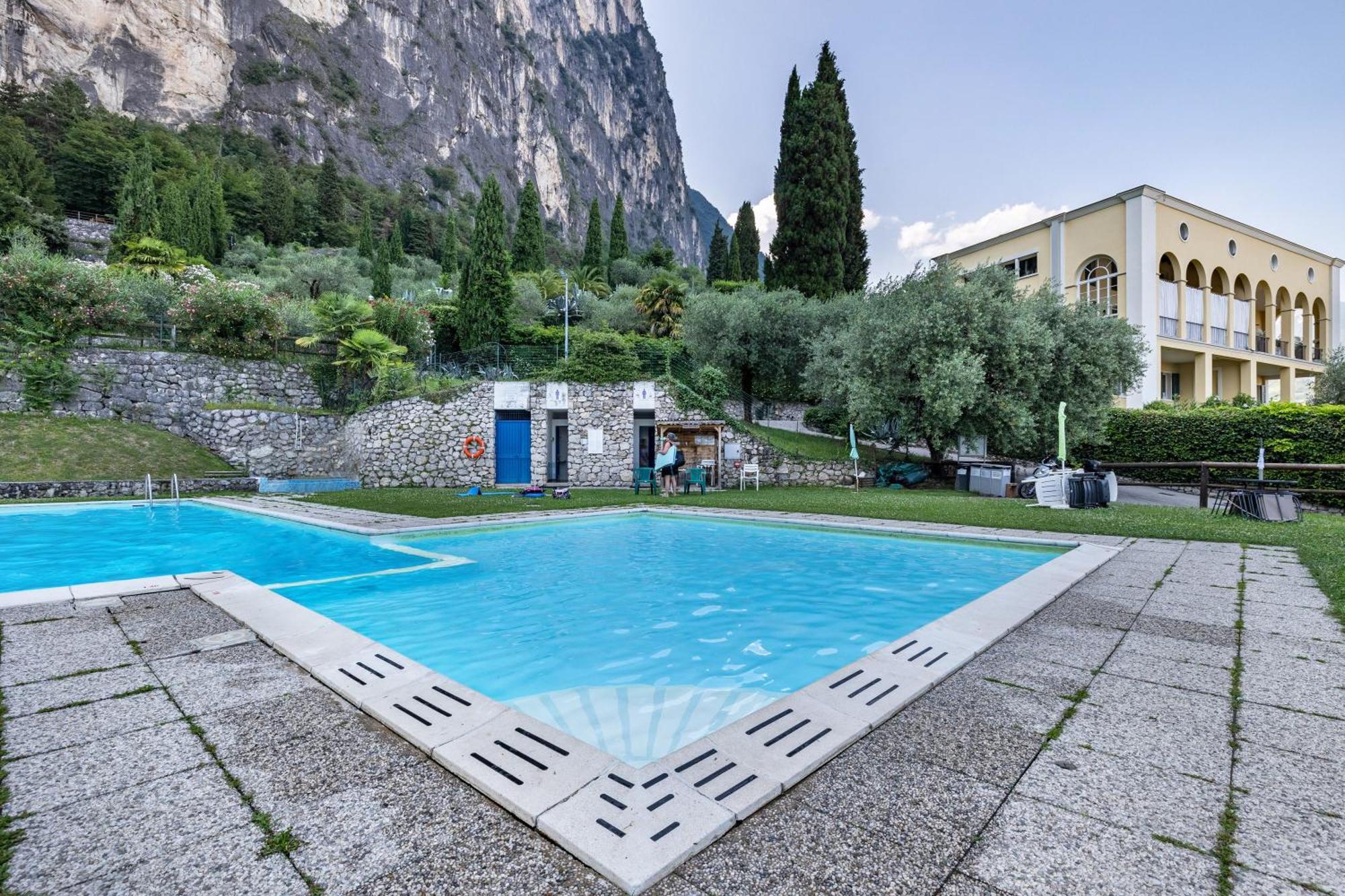 리바 델 이탈리아 베로나 La Terrazza Di Vincent Sul Garda 아파트 외부 사진